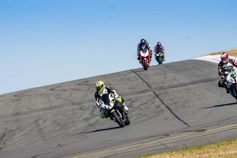 donington no limits trackday;donington park photographs;donington trackday photographs;no limits trackdays;peter wileman photography;trackday digital images;trackday photos
